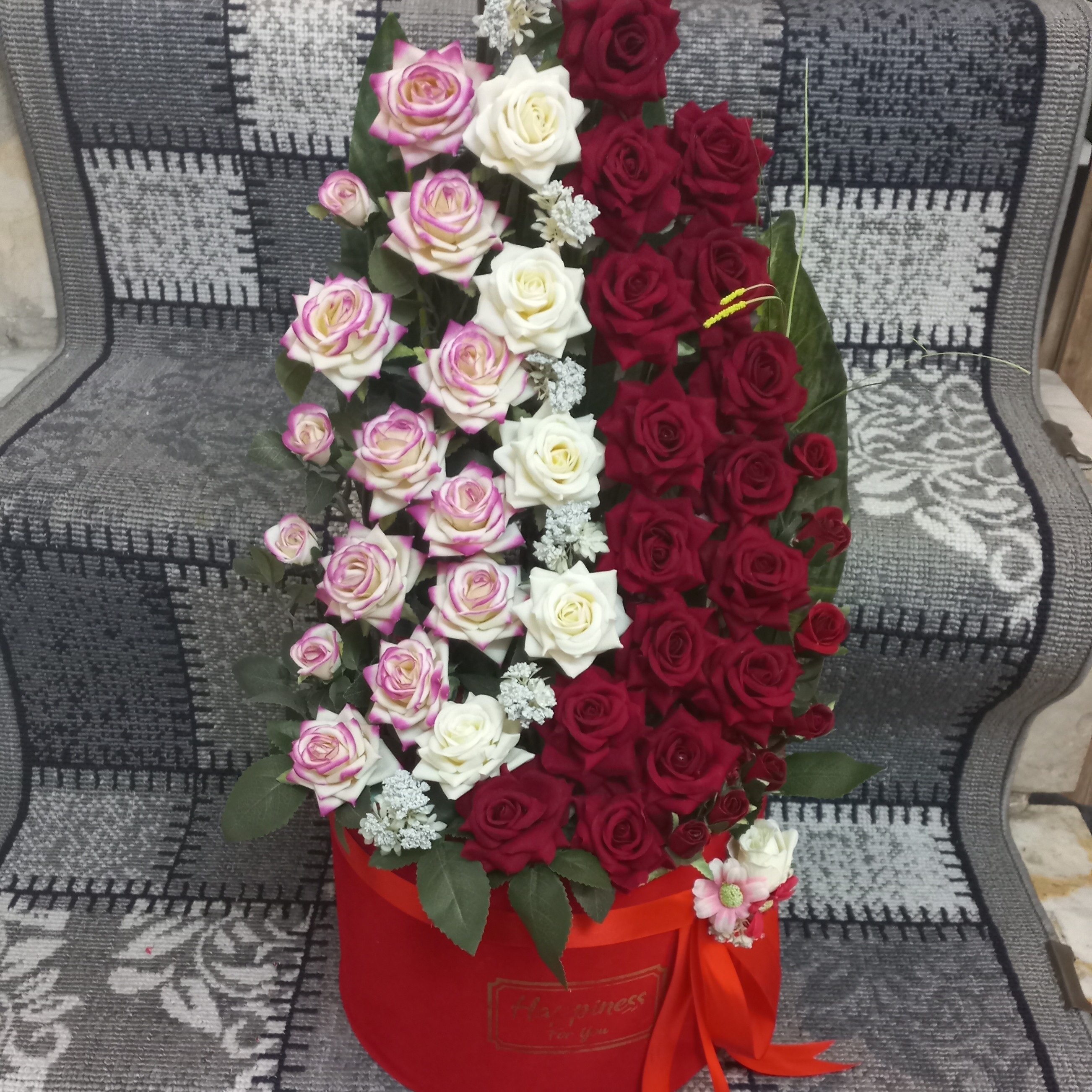 باکس هدیه گل مصنوعی مناسب هدیه دادن به هر مناسبتی