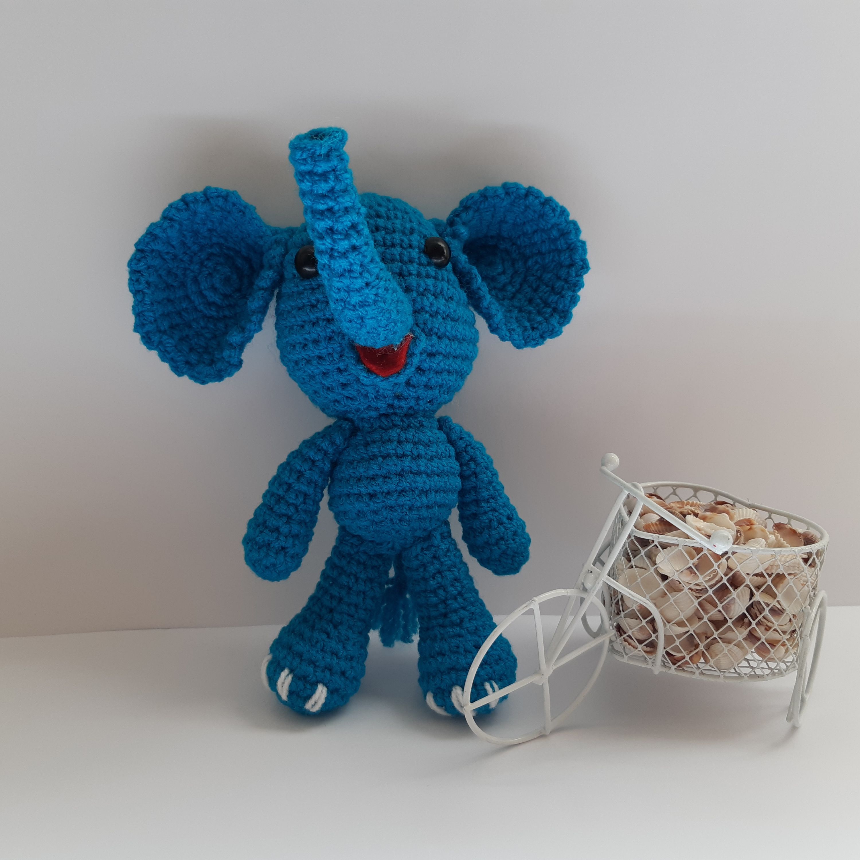 فیل آبی جون