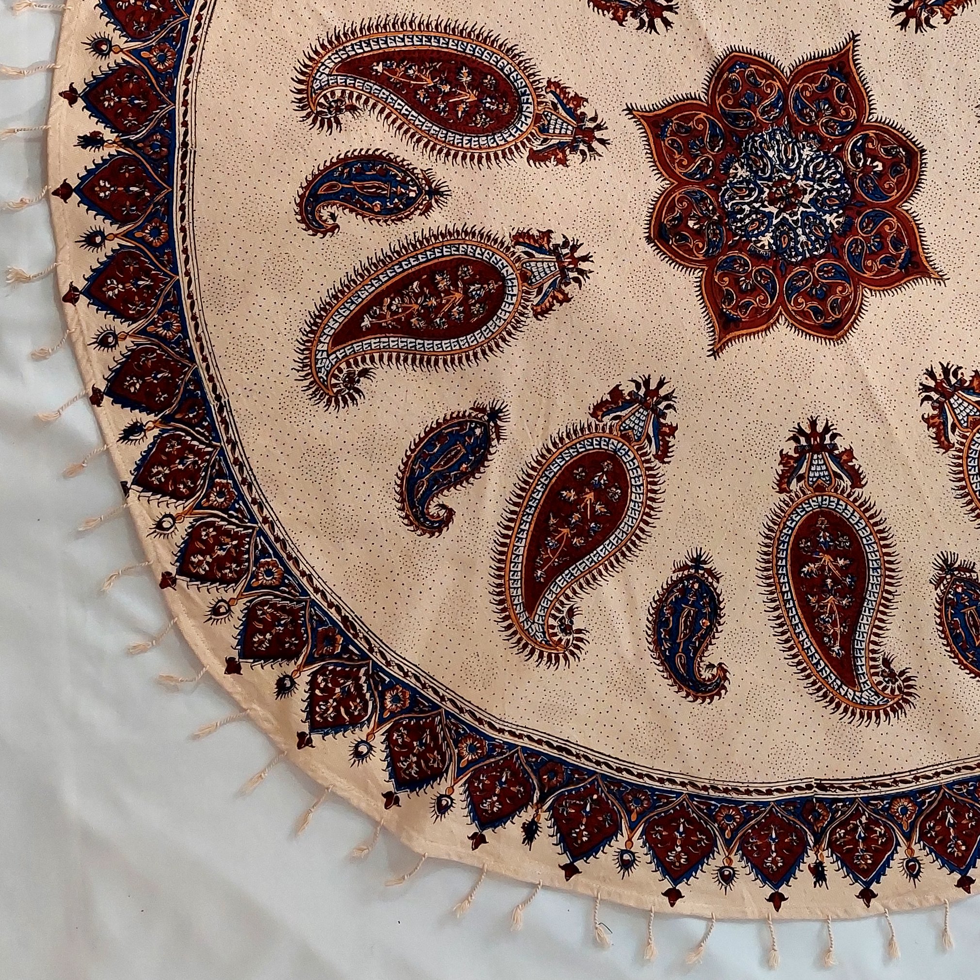 رومیزی گرد 120 قلمکار اصفهان طرح بته جقه