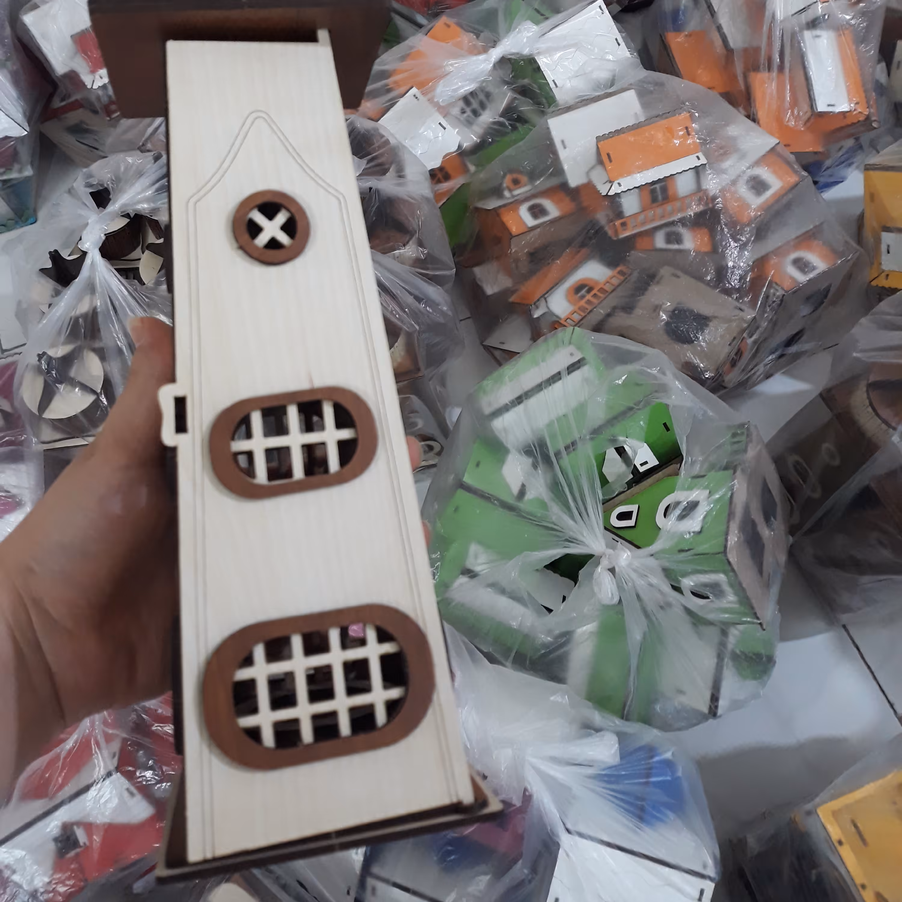 جاعودی چوبی ایستاده طرح فانوس دریایی