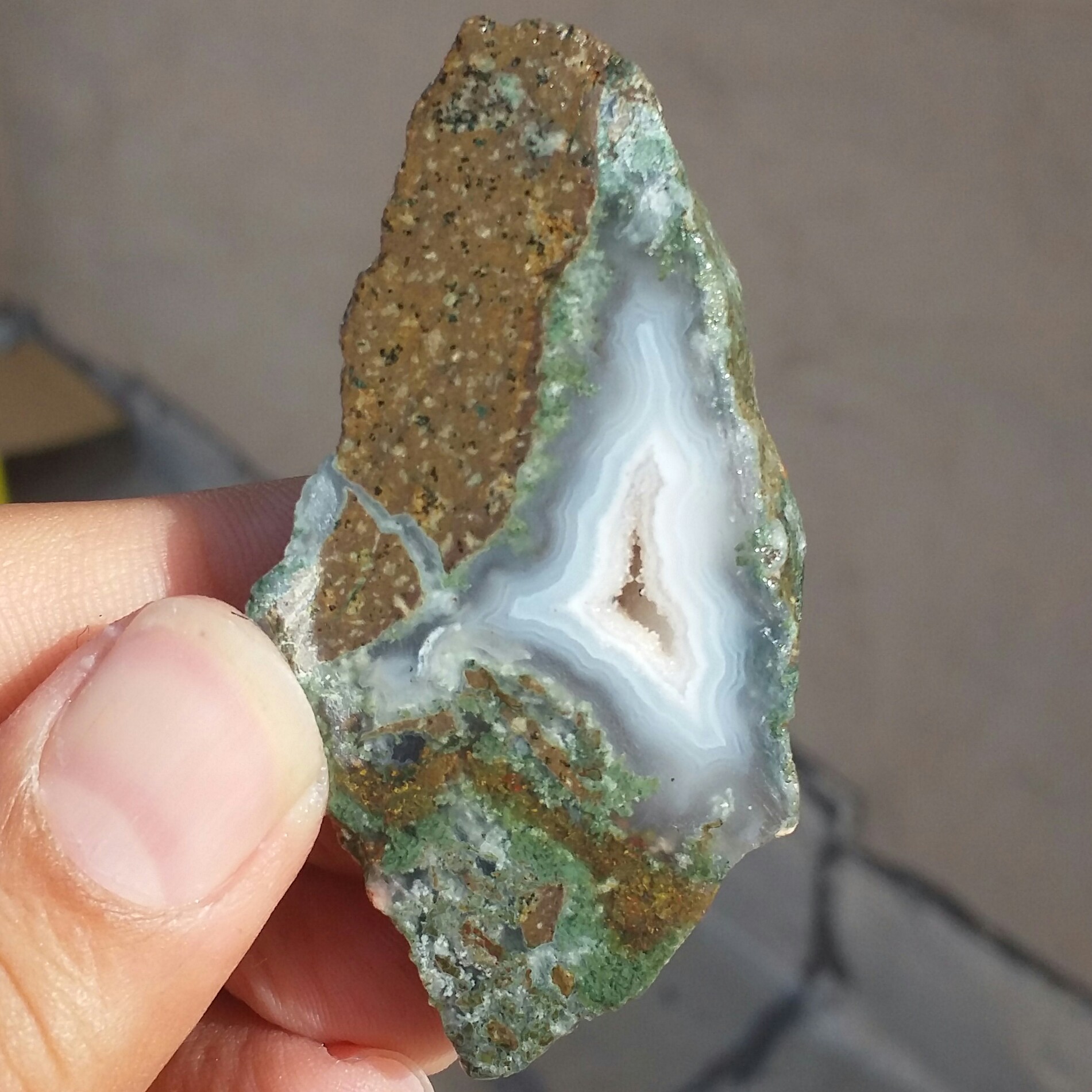 اسلایس سنگ راف عقیق سلیمانی 3بعدی بهمراه منظره ژئود دار محشر 100 در 100 طبیعی شاهکار خلقت
تابلو نقاشی طبیعی کد 10234