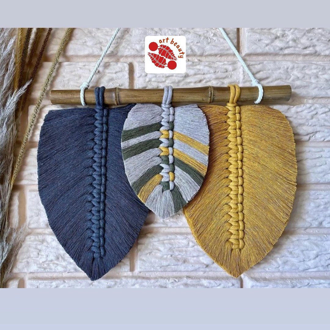 دیوارکوب پر مکرومه بافی رنگ سورمه ای خردلی
