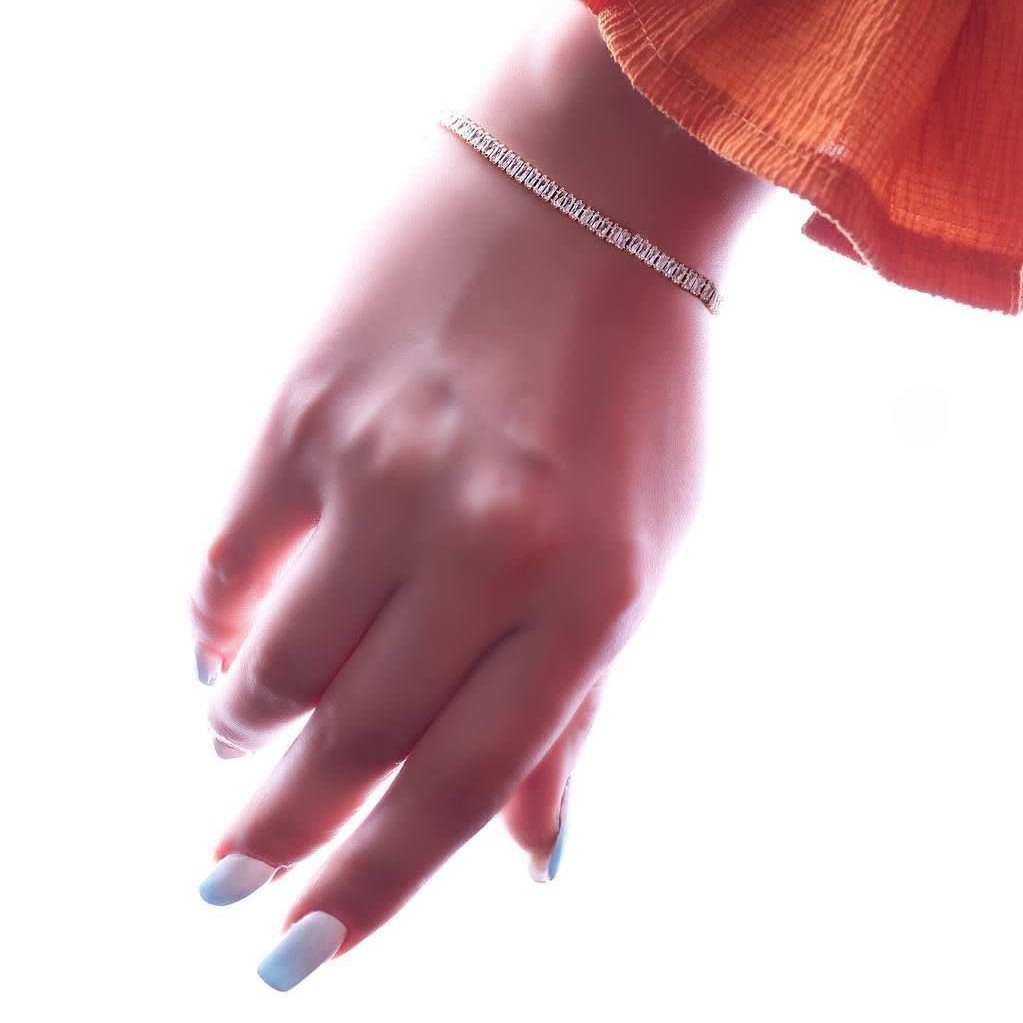 دستبند کد11272طرح جواهر.برند CM.با آبکاری طلا.ضد حساسیت.رنگ ثابت