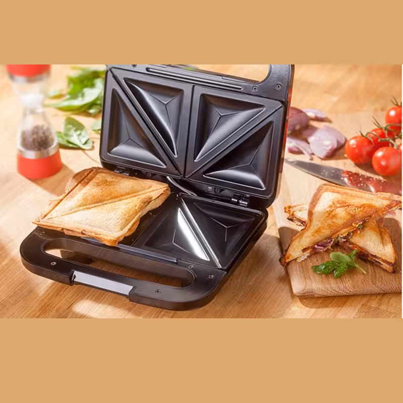 ساندویچ ساز و اسنک ساز  بلک اند دکر  1400 وات  BLACK DECKER  TS4080 