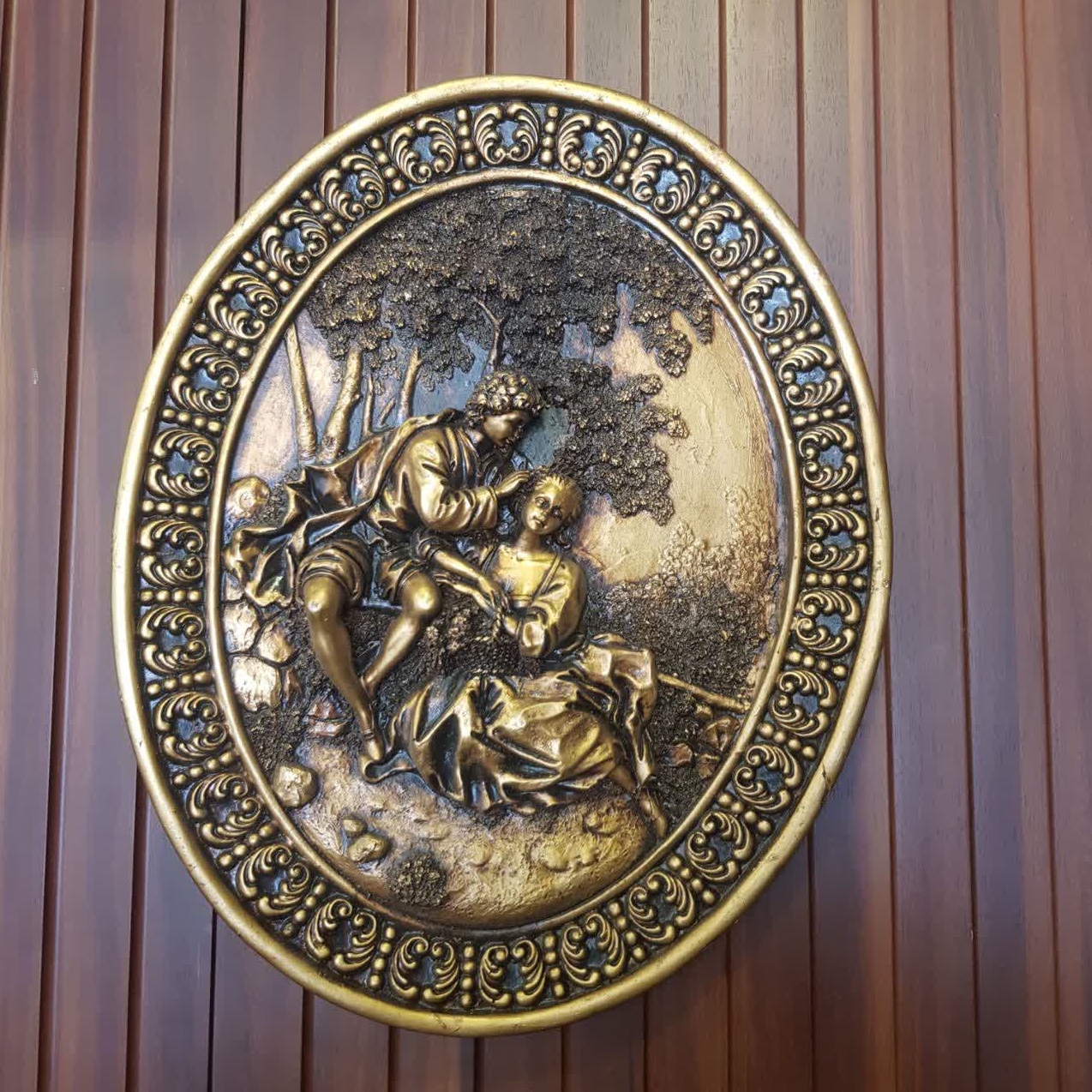 مجسمه تابلوی زیبا ی بزرگ از جنس گچ با رنگ عالی