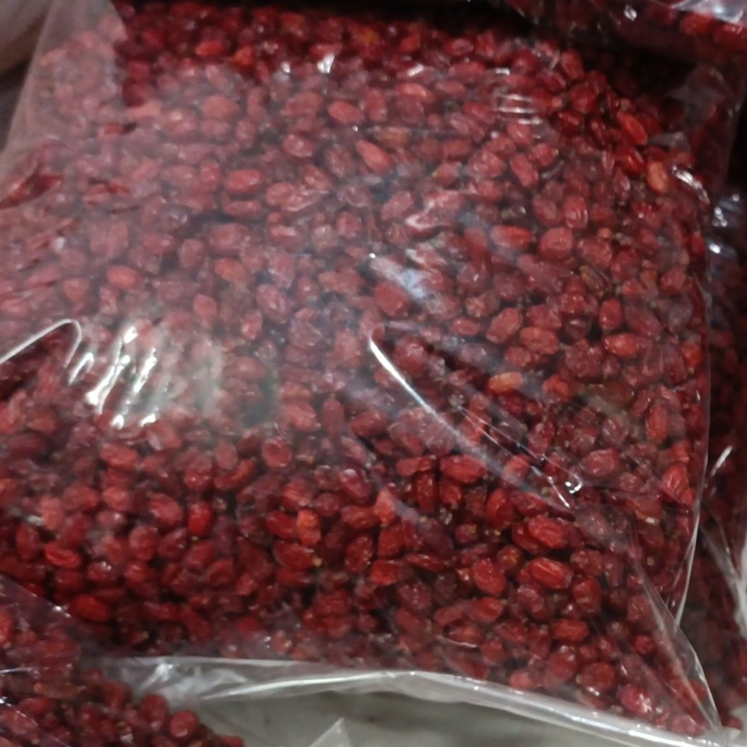 زرشک پفکی خراسان در بسته بندی یک و نیم کیلویی 