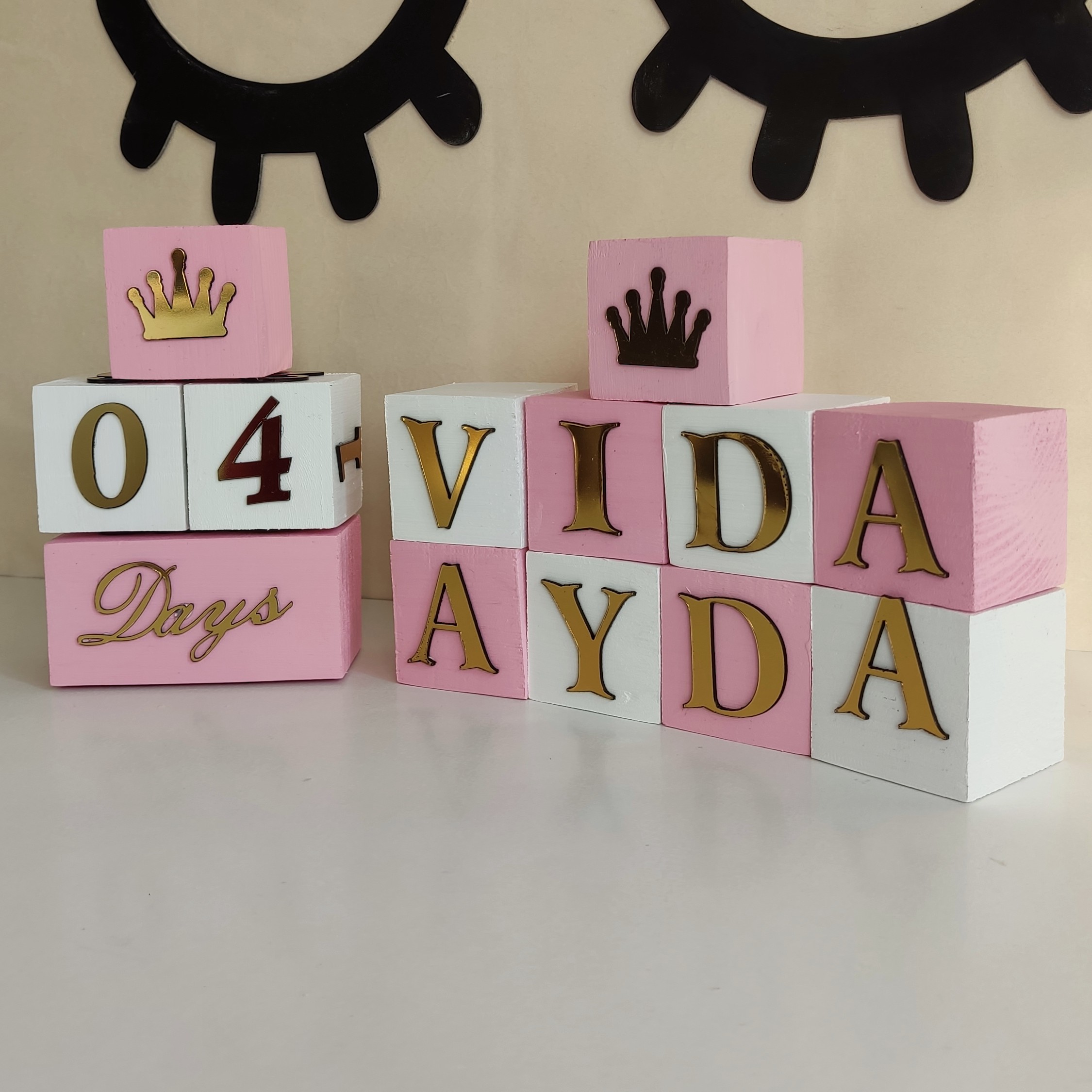 استند اسم مکعبی و گاهشمار