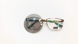 عینک با عدسی دودی 30 درصد مخصوص استفاده روزمره و رانندگی در شب