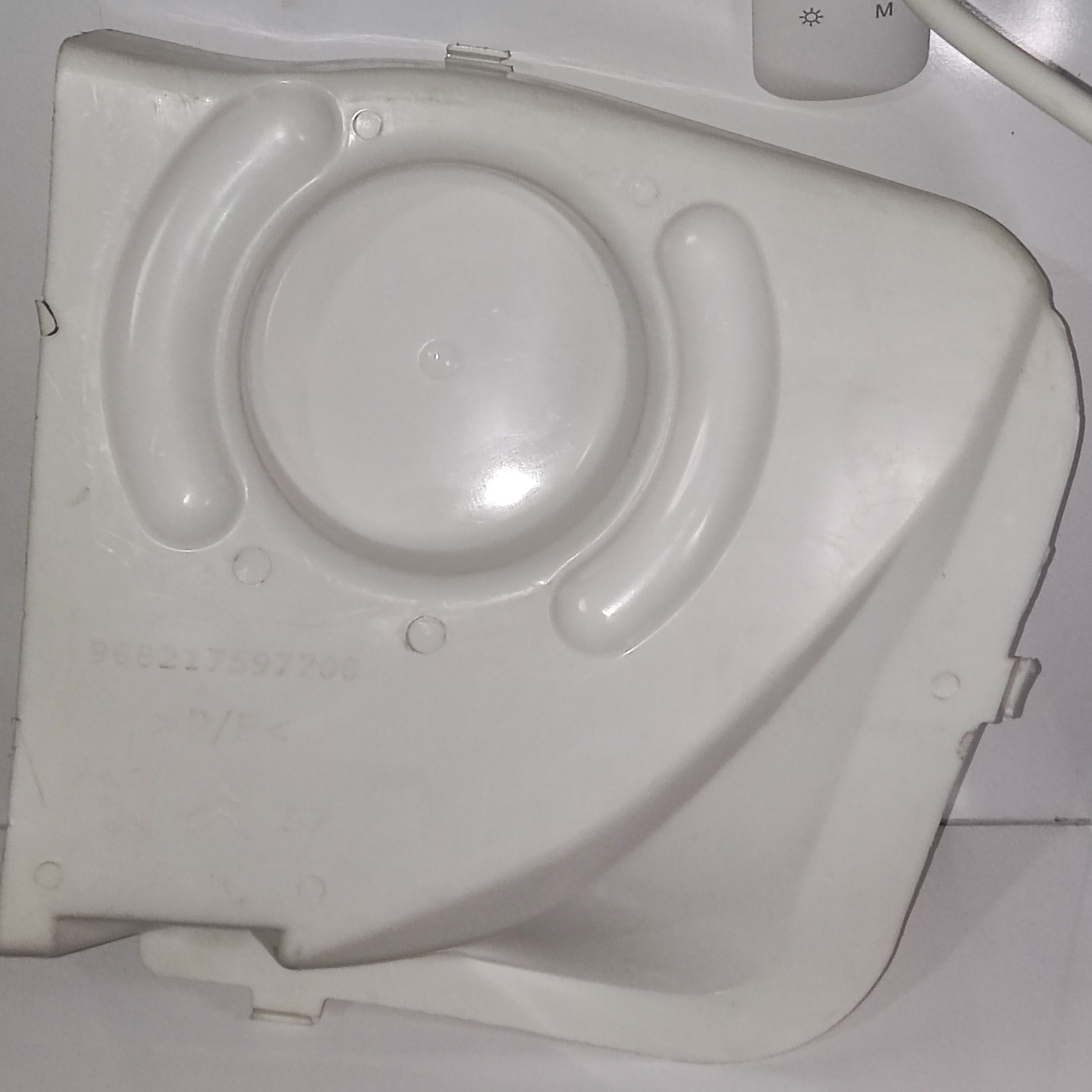 قاب سر کمک 206قاب اسپرت سر کمک سفید پژو 206(پس کرایه)