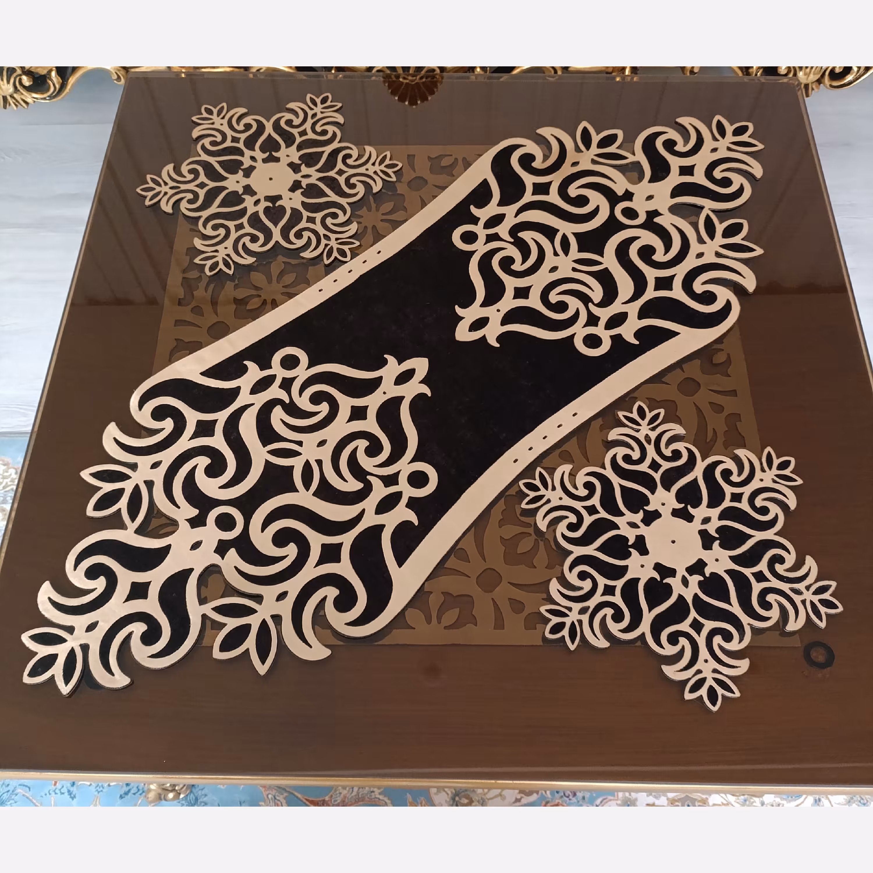 رومیزی طرح ترنج 