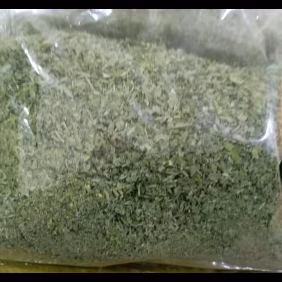 شنبلیله خشک تمیز وسبز بدون چوب بدون خاکه کاملا تمیز و بهداشتی میباشد