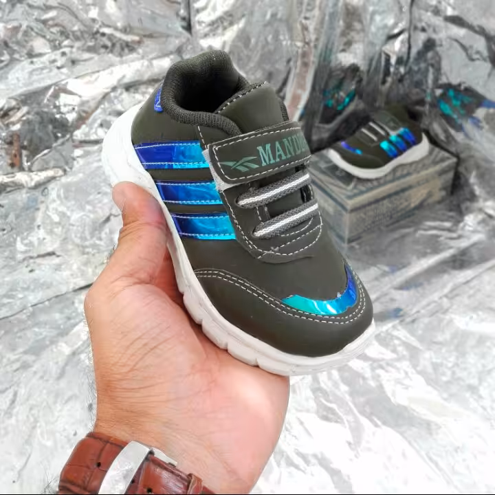 کفش دخترانه پسرانه سه تا هفت سال دوردوز و زیبا سایز 26 تا 30