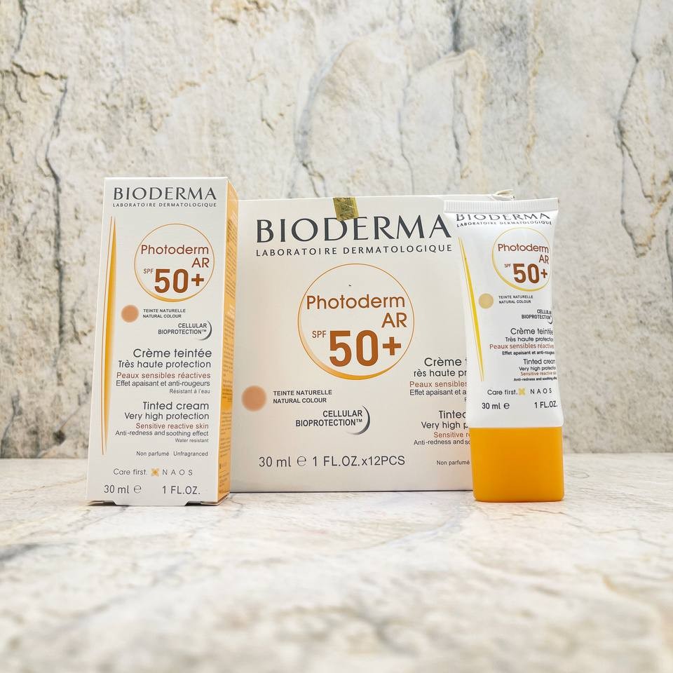 ضدآفتاب بیودرما رنگی دارایspf50 ضدآب و مقاوم در برابراشعه خورشید ضدلک و ضدجوش