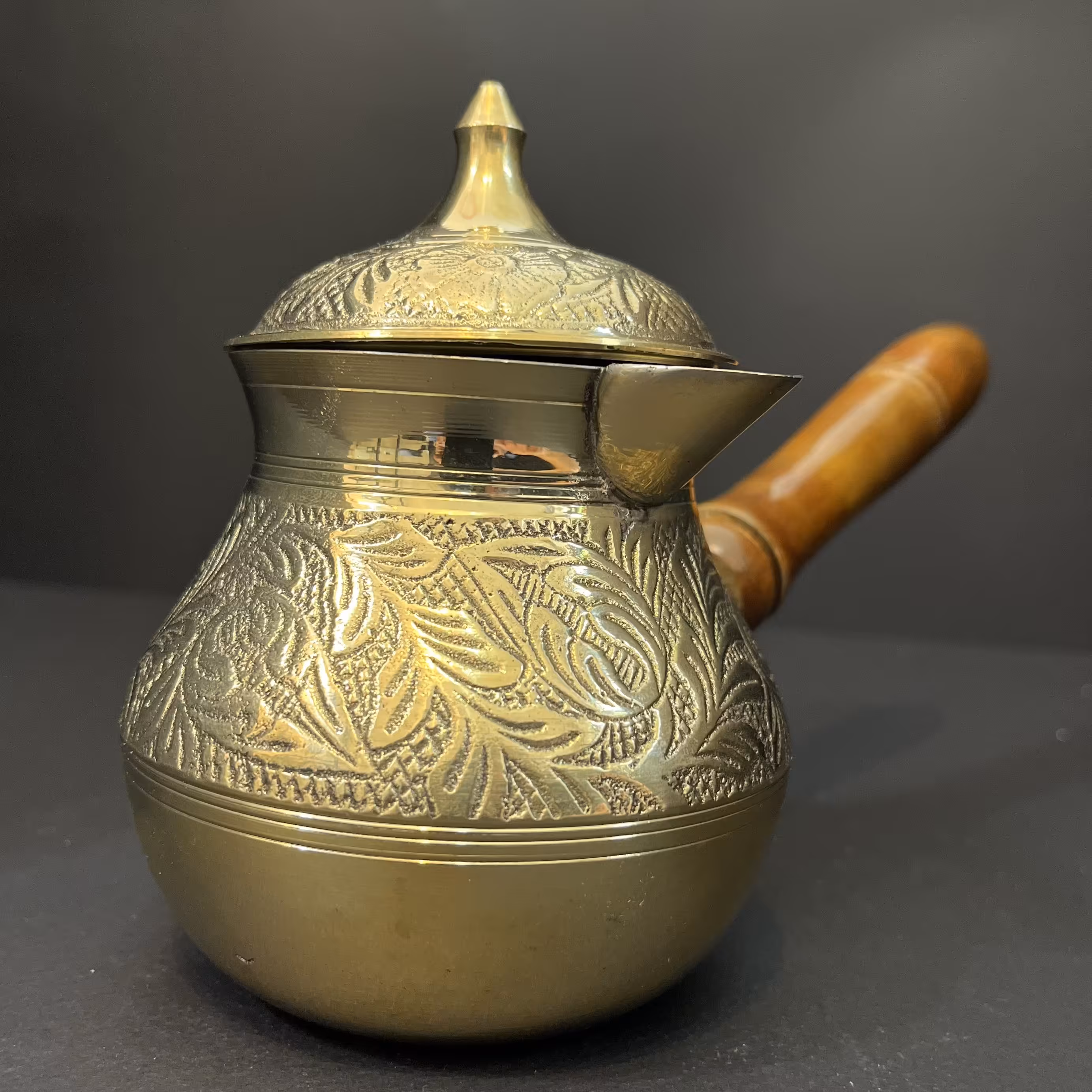 قهوه جوش برنجی هندی دسته چوبی ( 2  کاپ )