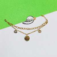 دستبند استیل دوردیفه جذاب و شیک و بسیار با کیفیت و آبکاری قوی .با 3 آویز برند گوچی 