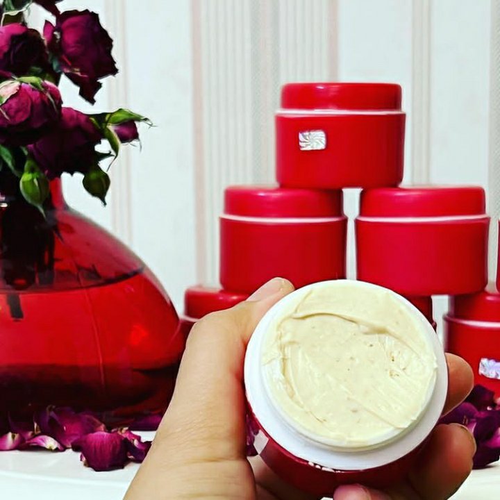 کرم    گیاهی رفع تیرگی پوست روشن کننده پوست تا 3 درجه 