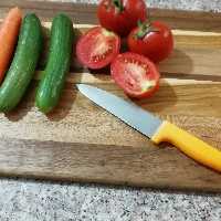 تخته سرو و تخته گوشت اندازه متوسط 25 در 35 سانتی متر ساخته شده از بهترین چوب‌ها مانند گردو راش چنار و.. 