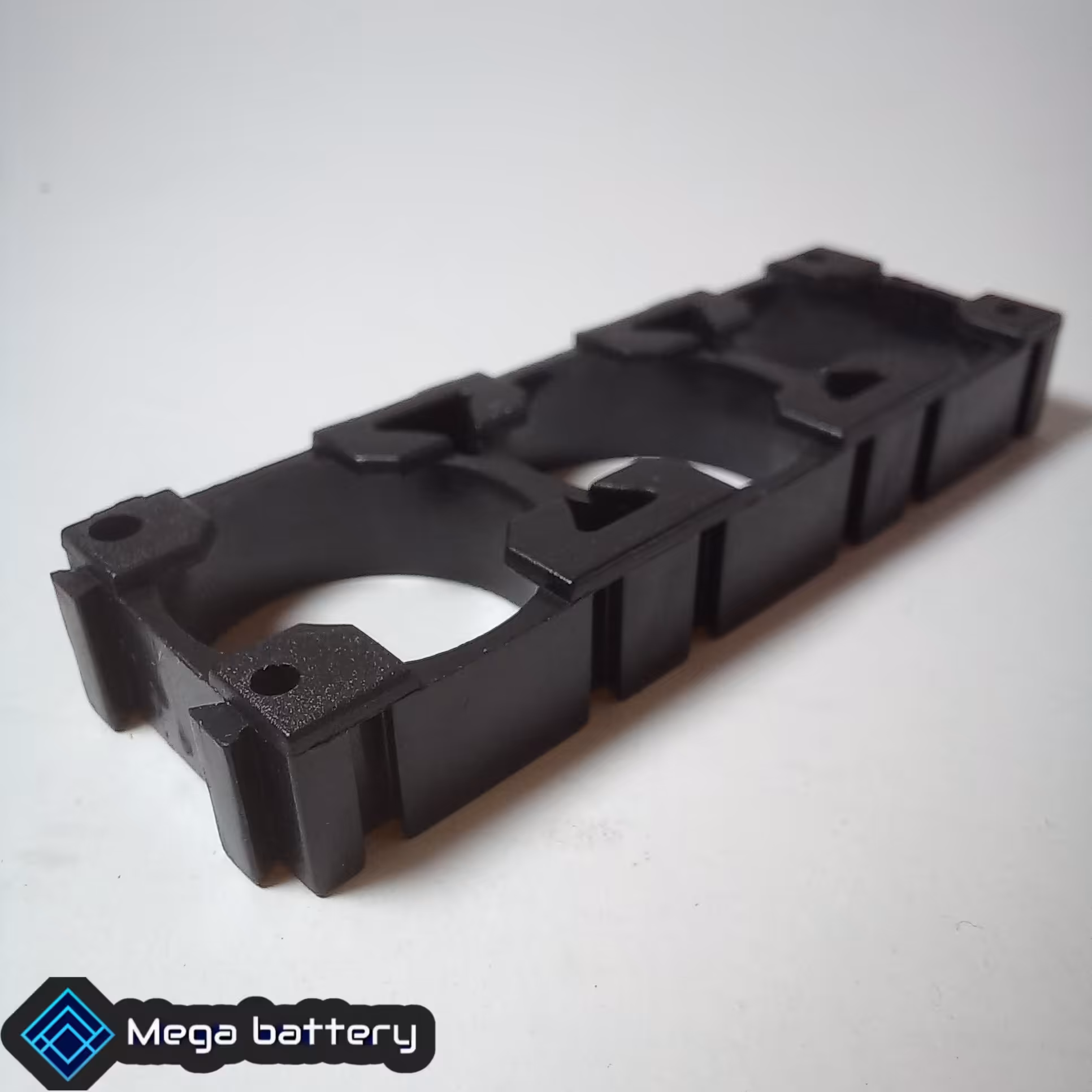 براکت پلاستیکی 3 تایی نگهدارنده باتری های لیتیوم یون 18650  (بسته چهار تایی)