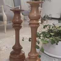 یک جفت شمعدان چوبی