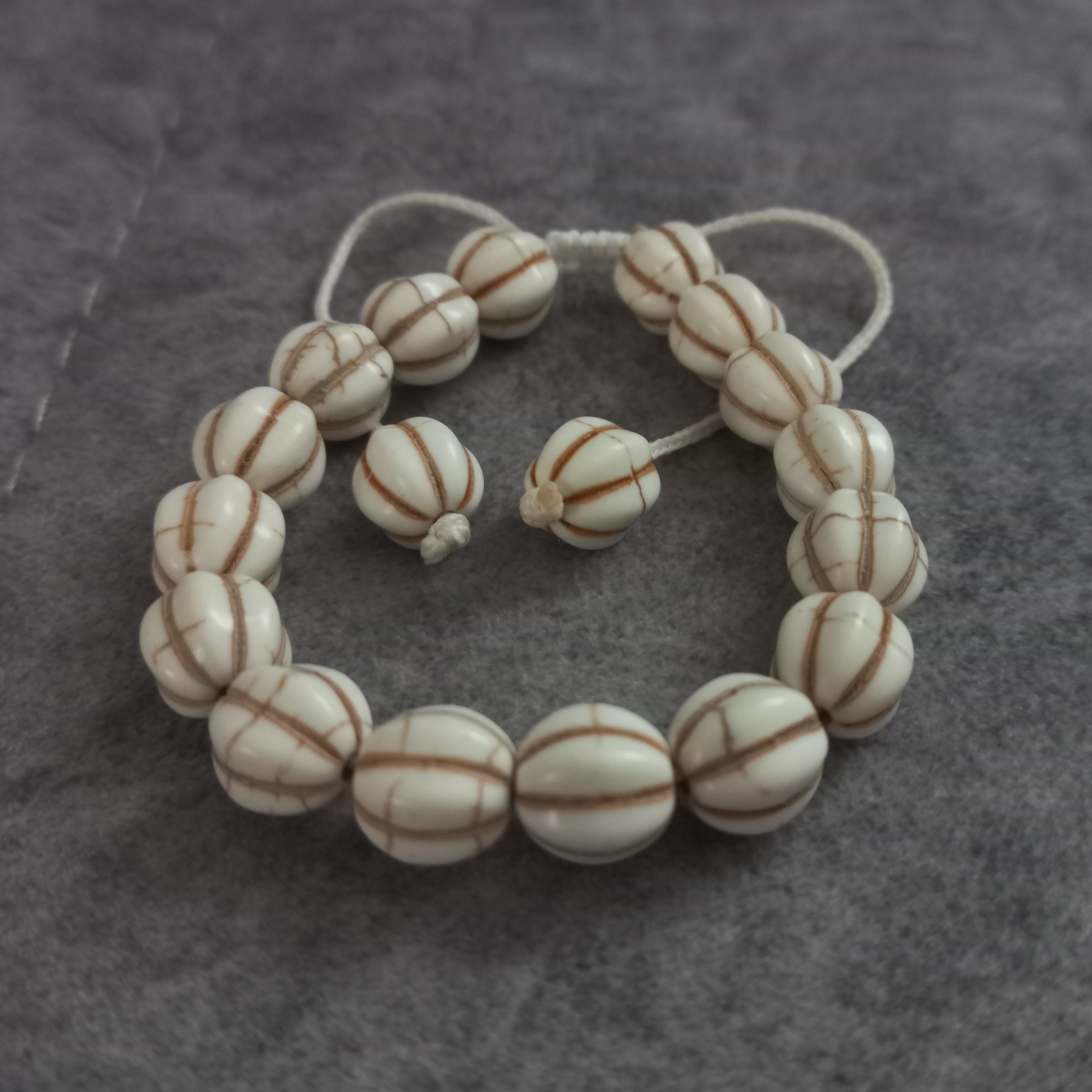 دستبند صدفی، بافت کشویی