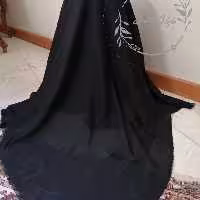 روسری  نخی ساناز  مشکی اعلا  با کیفیت خوب و عالی  ریشه پرزی  قواره حدود 140 
