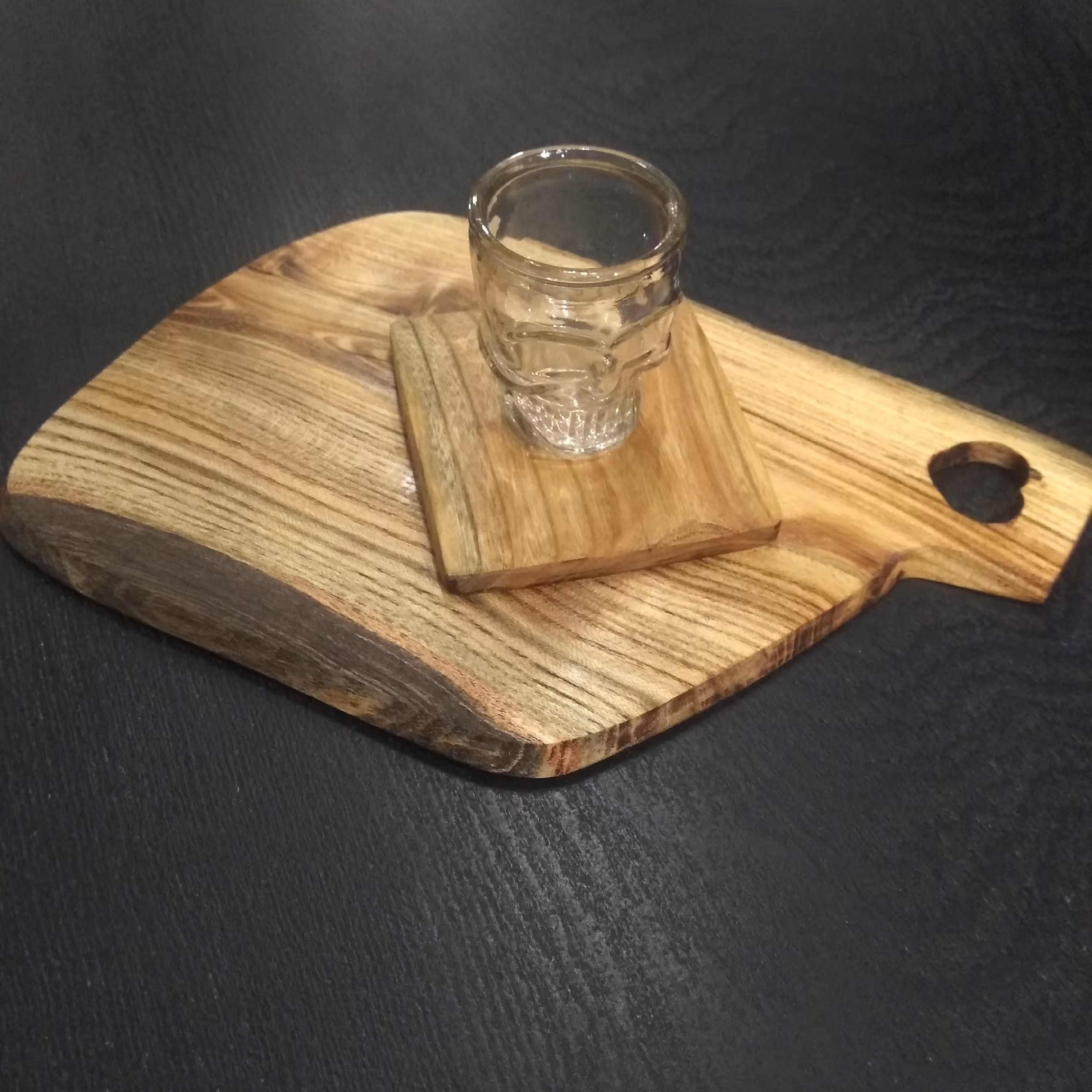 سینی سرو کوچیک چوب و زیر لیوانی ساخته شده با چوب گردو