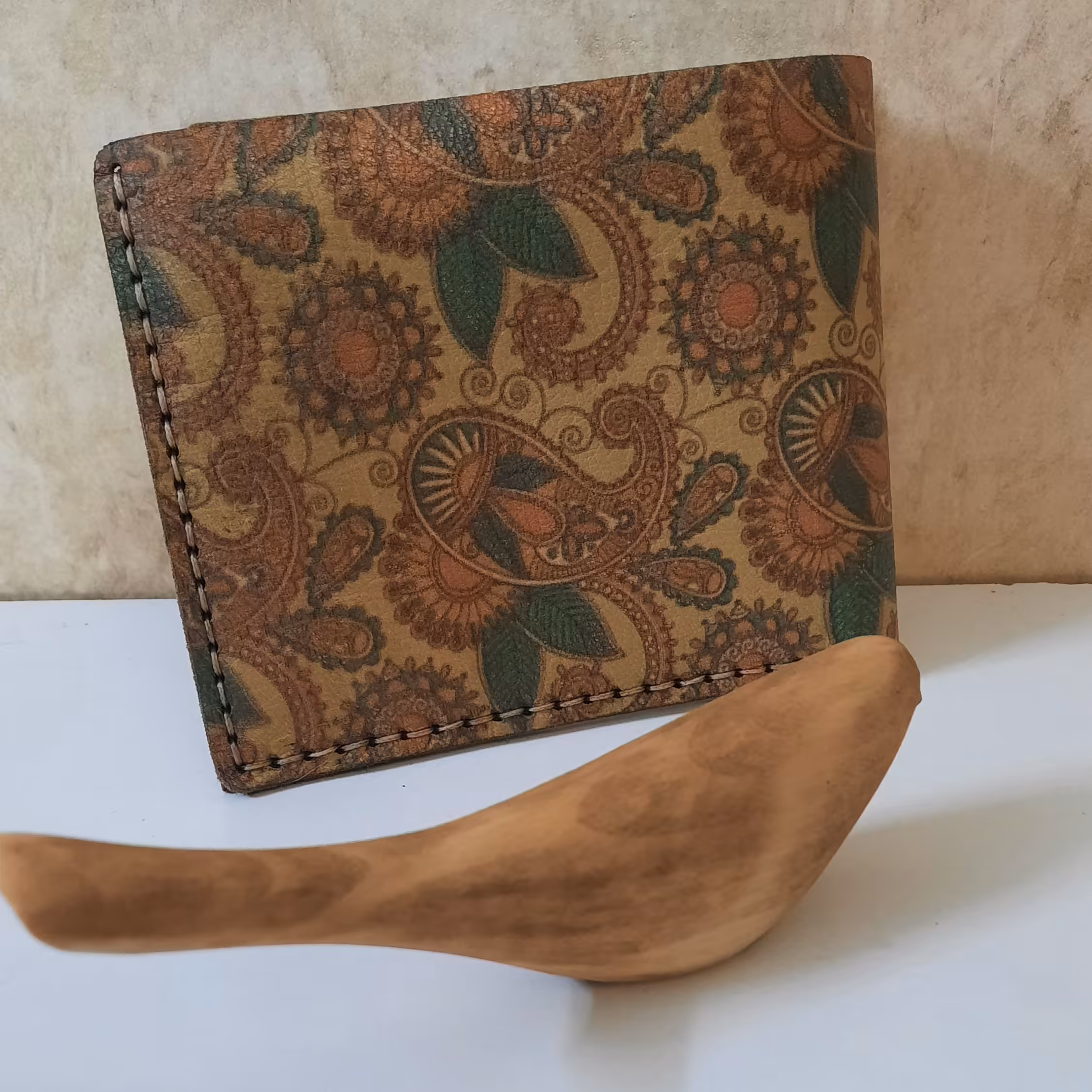 کیف پول جیبی و سنتی،  چرم بزی دست دوز  بسیار زیبا 