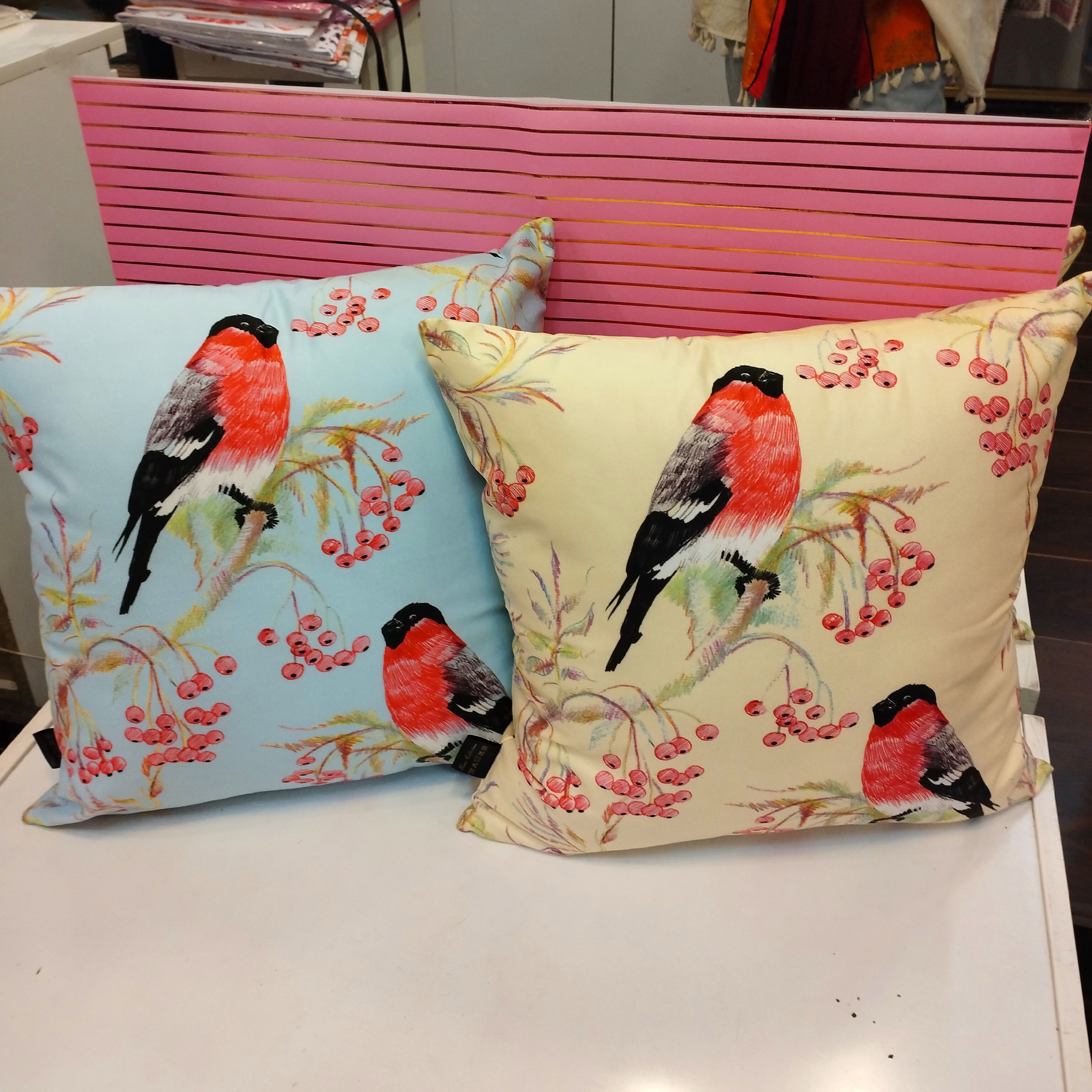 کوسن بهاری طرح پرنده ( فقط کاور) (پس کرایه)