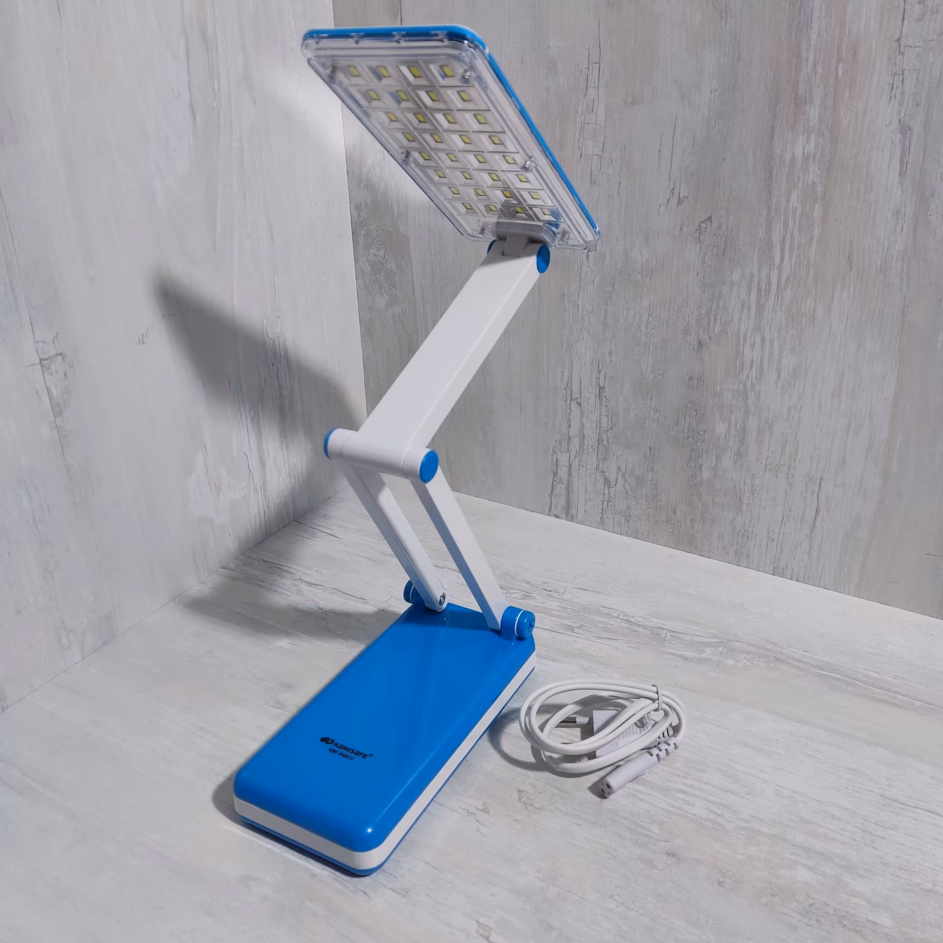 چراغ مطالعه و روشنایی اطراف شارژی با قابلیت نوردهی 8 تا 10 ساعته تضمینی