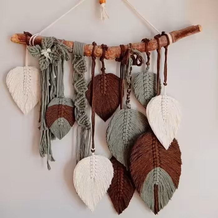 اویز مکرومه در سایز کوچک تا پنجاه سانت
قیمت با توجه ب سایز متفاوت هست
با بهترین کیفیت در رنگبندی و سایز دلخواه
برای ی دک