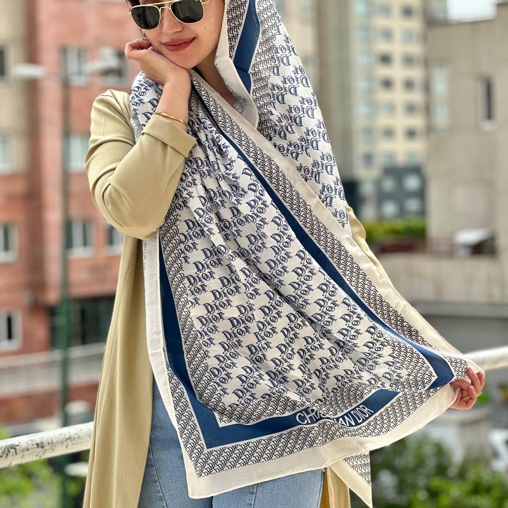 شال نخ زنانه جدید طرحدار رنگ آبی زیبا  شال نخی رنگ آبی کد ri422