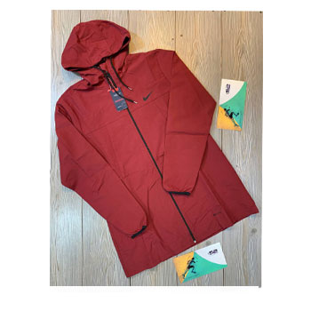 مانتو بادگیر زرشکی کلاه دار زنانه ضد آب