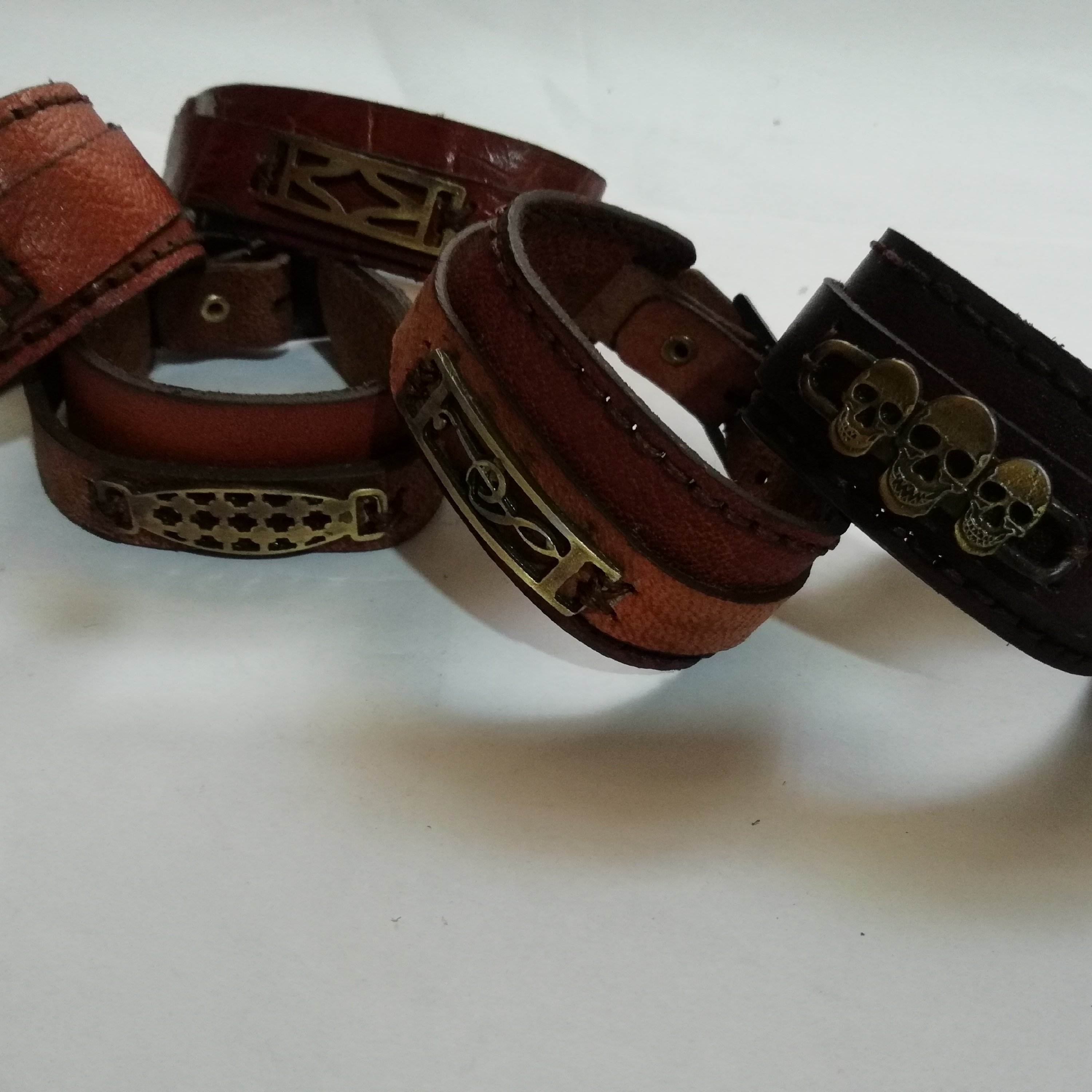 دستبند چرمی