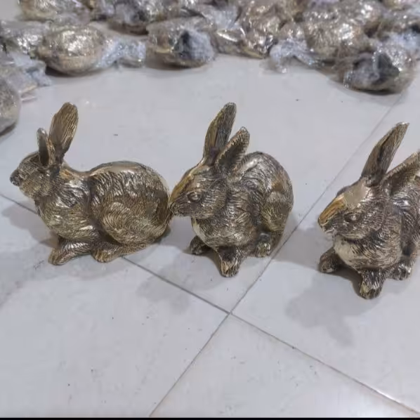 مجسمه خرگوش برنز .نماد سال 1402  یک عیدی به یاد موندنی برای کسانی که دوستشون دارید