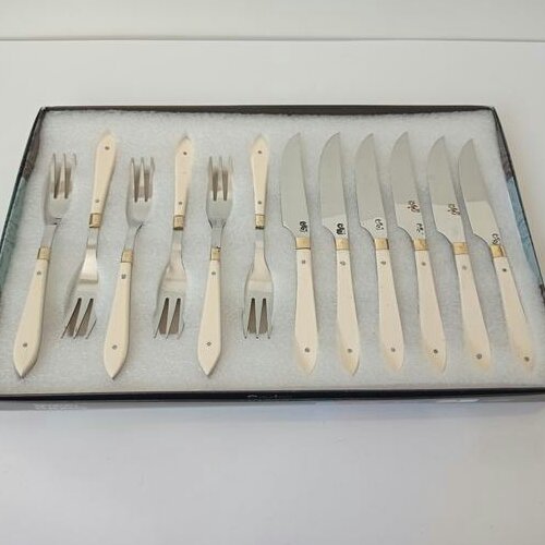 سرویس کامل چاقو میوه خوری و چنگال بابنددار  دسته سفید رنگ


