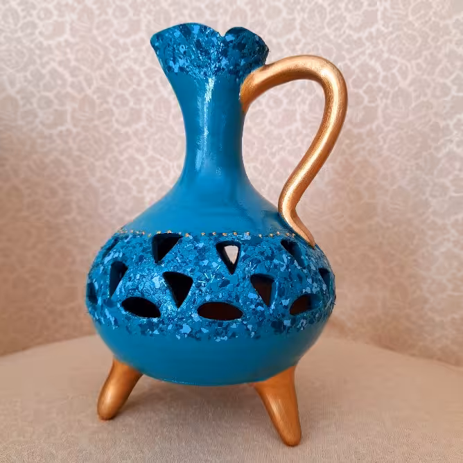 ظرف سفالی طرح سنتی اصیل نقطه کوبی طلایی مناسب دکوری بوفه کادو هدیه هنری کاردست پتینه دکوپاژ  از غرفه فدک فاطمه کاظمی