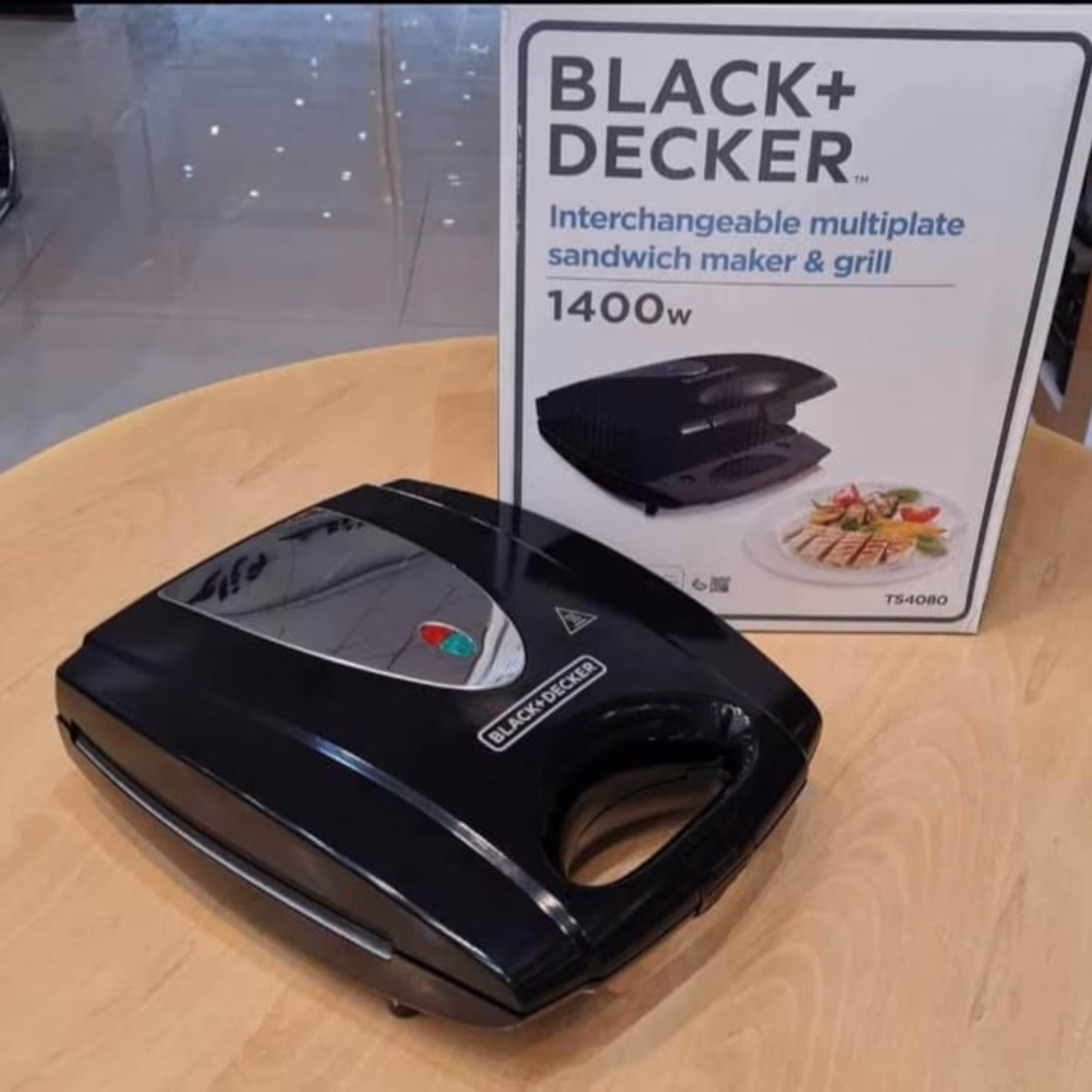 ساندویچ ساز بلک اندیکر