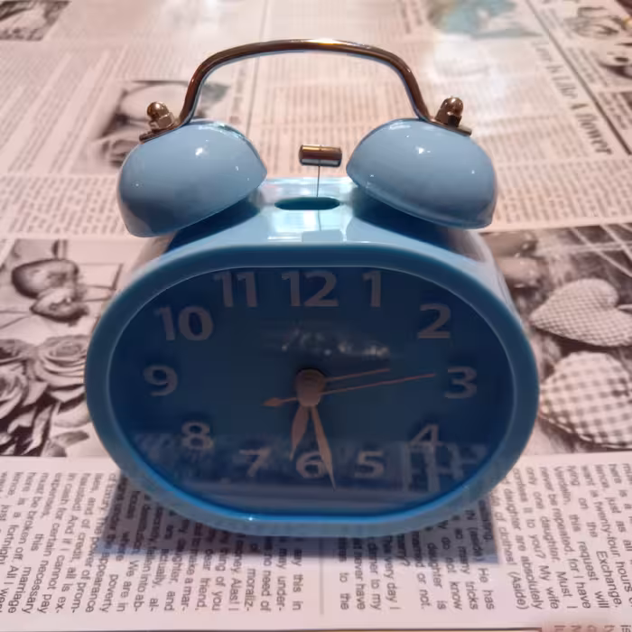 ساعت رو میزی با زنگ چکشی دکوری تزیینی (بهترین انتخاب من)