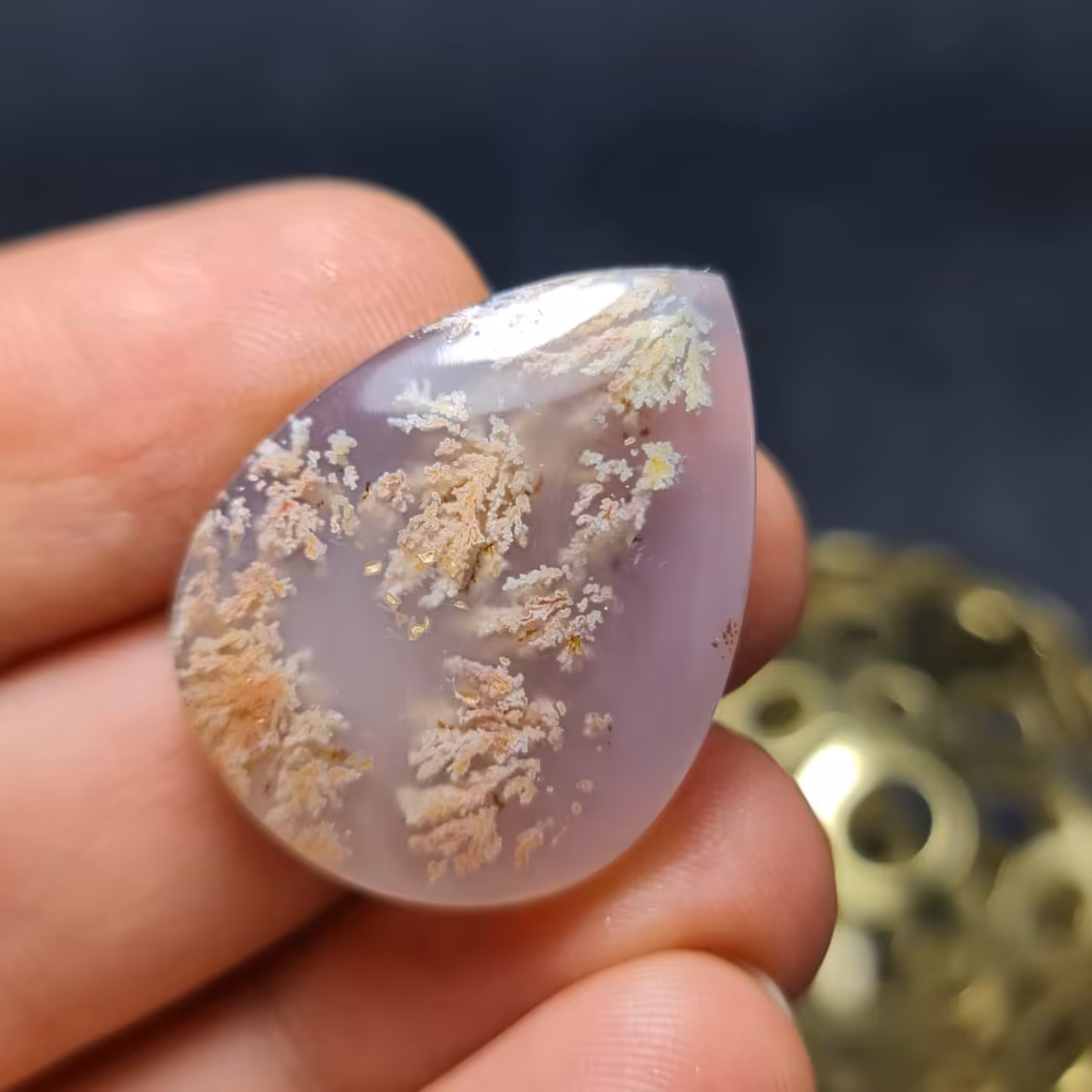  نگین سنگ صد درصد طبیعی عقیق شجر شکوفه اصل فرودس به سفارش خریدار بدون هزینه آویز میشود 
کد  28684
