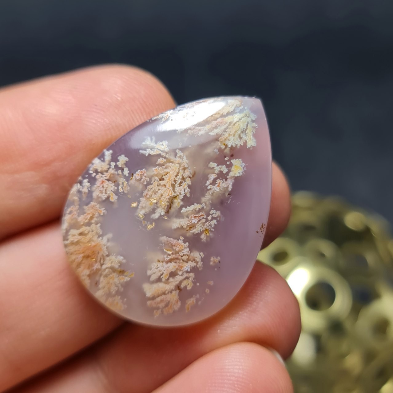  نگین سنگ صد درصد طبیعی عقیق شجر شکوفه اصل فرودس به سفارش خریدار بدون هزینه آویز میشود 
کد  28684
