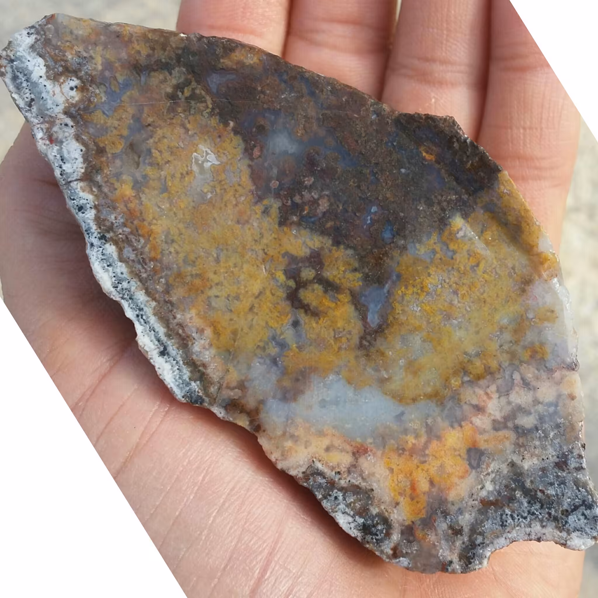 اسلایس سنگ راف عقیق شجر شکوفه 7رنگ 100 در 100 طبیعی شااهکار خلقت
تصویر از 3 طرف نمونه
با قابلیت ساخت چندین نگین قیمتی