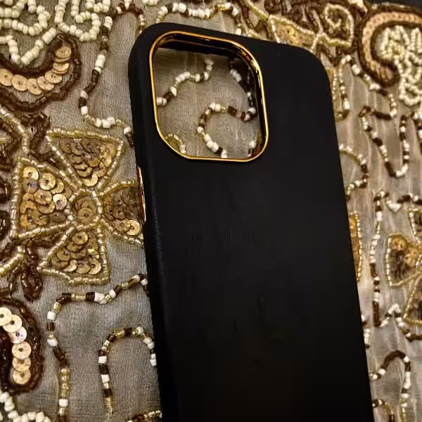 گوشی ایفون 13 پرو اورجینال مشکی دور دوربین طلایی 