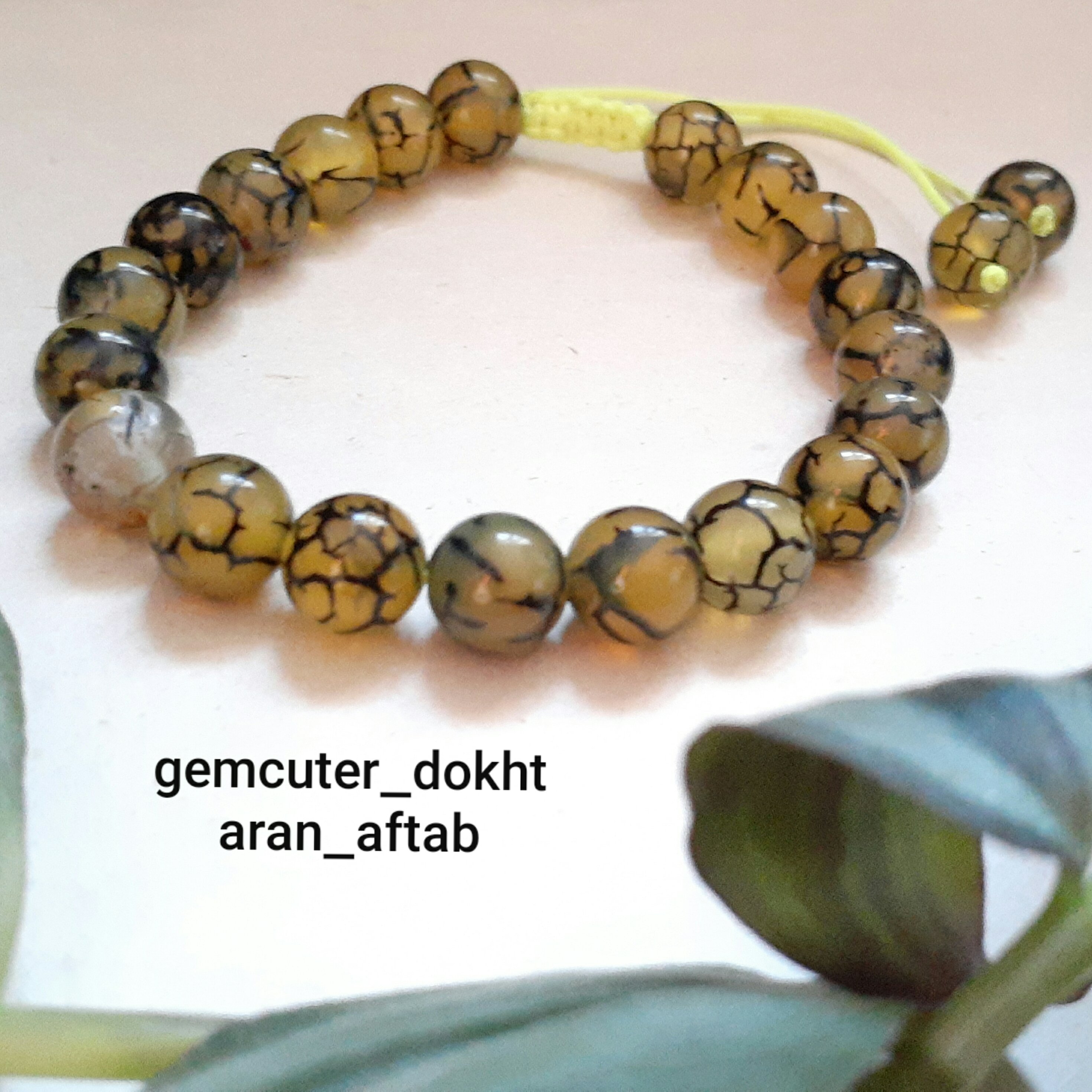 دستبند عقیق رنگ زرد با سنگ اصل