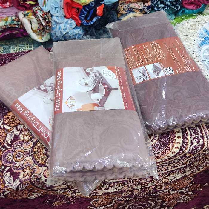 نمگیر کنار سینک تکرنگ گلبرجسته