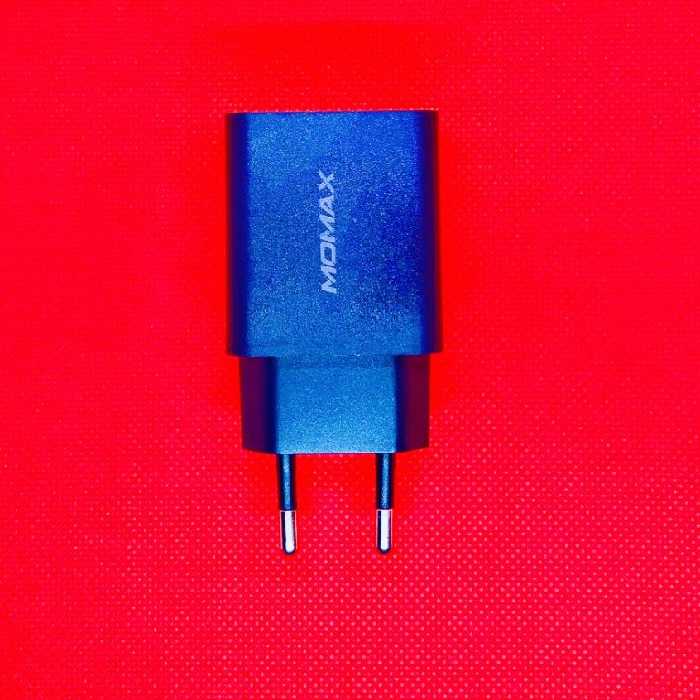 آداپتور  20 واتی از  برند momax مناسب برای آیفون و ایپد تعداد محدود 