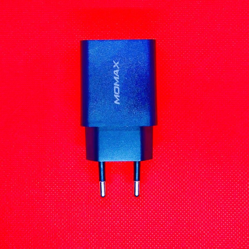 آداپتور  20 واتی از  برند momax مناسب برای آیفون و ایپد تعداد محدود 
