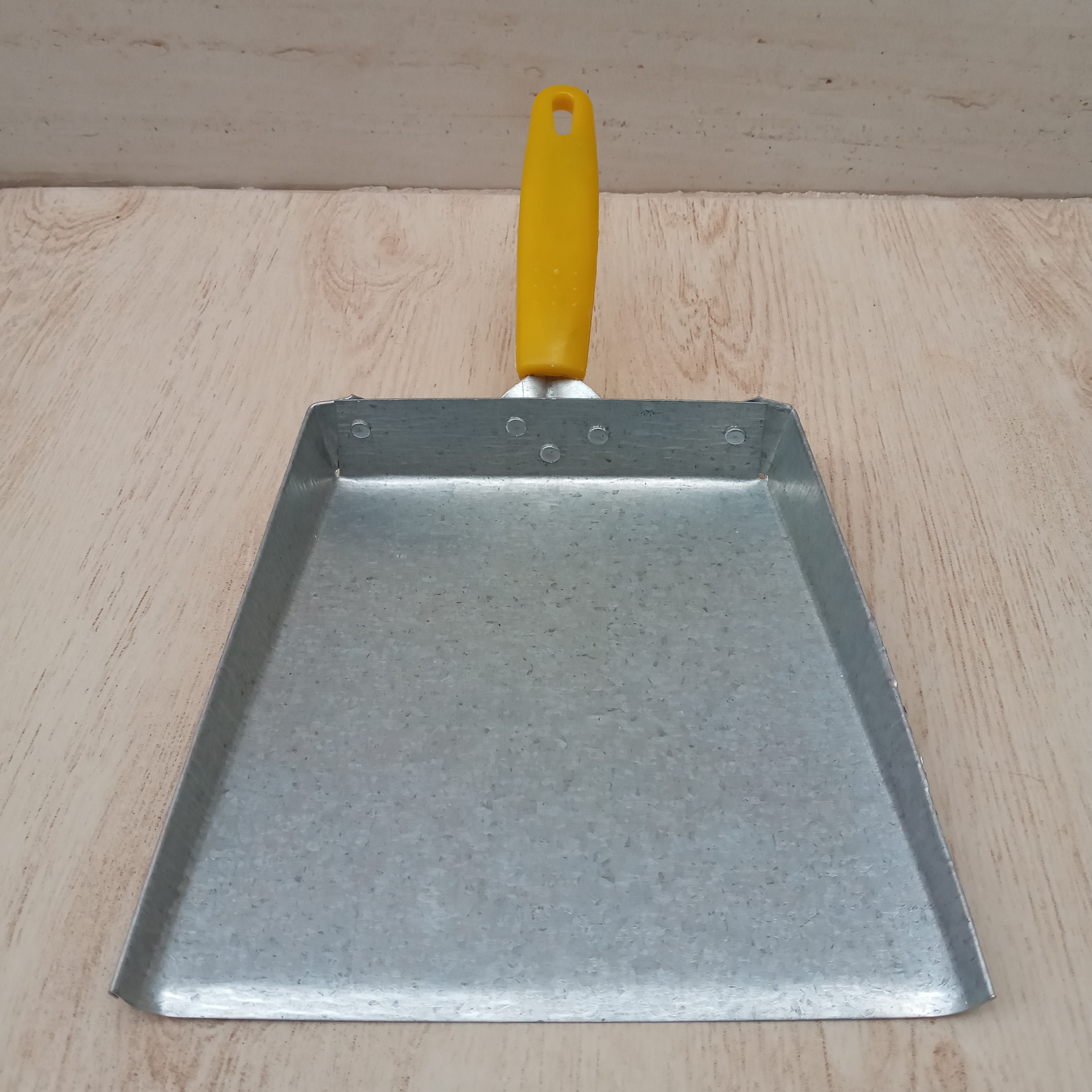 خاکنداز یا خاک انداز  آهنی 