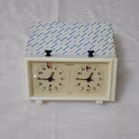 ساعت شطرنج آنالوگ مکانیکی روسی عقربه ای باقاب پلاستیکی سفید