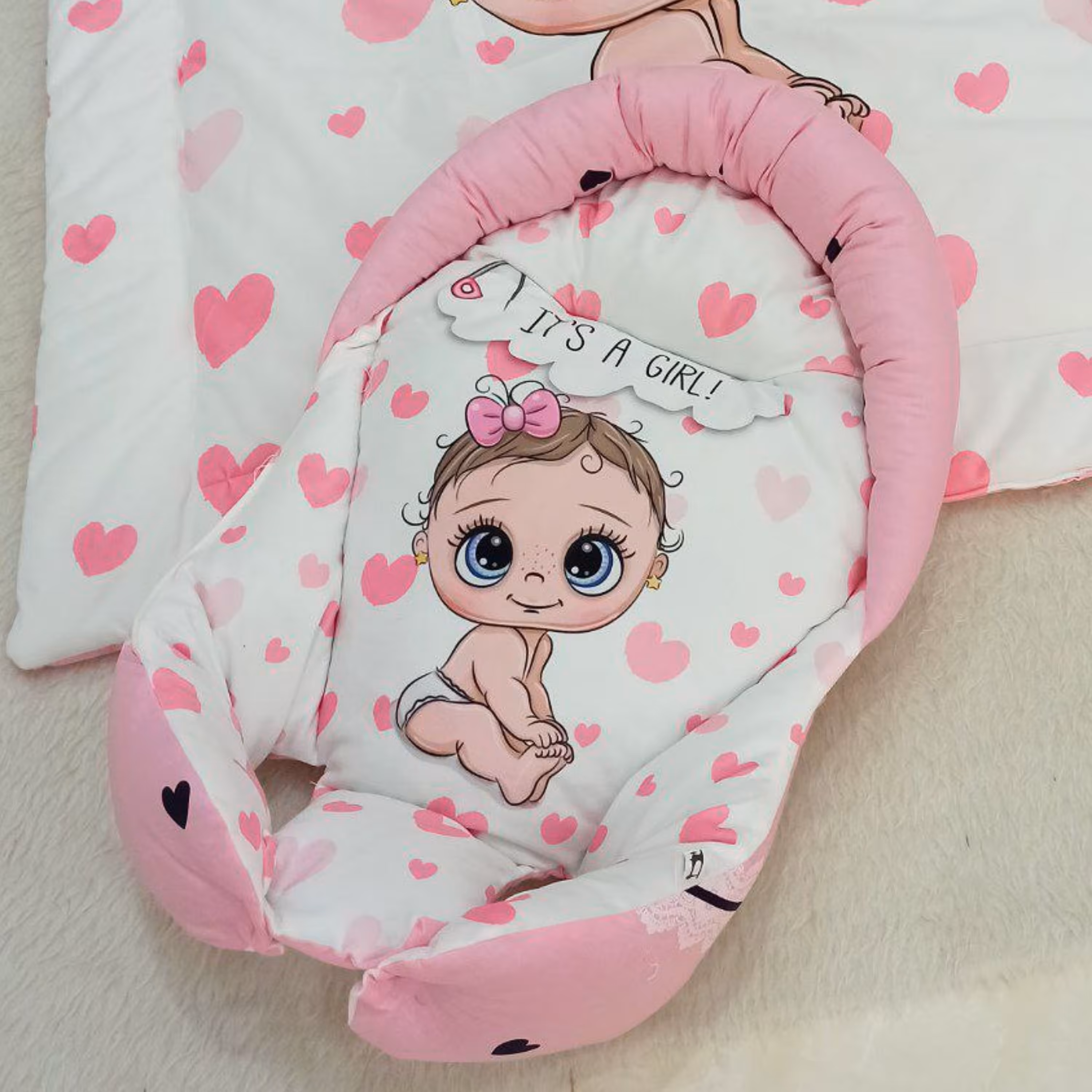 آغوشی  یا بغل گیر نوزادی جهت جلوگیری از آسیب دیدن ستون فقرات