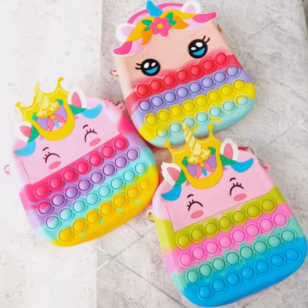 کیف سیلیکونی تک شاخ وارداتی در 3رنگ مطابق عکس سایز بزرگ گوشی توش جامیشه